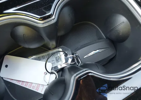 2026 Chrysler Pacifica Limited из США, поврежденный, VIN 2C4RC1GG2TR161564